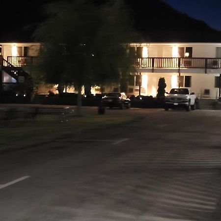 Elks Motel Keremeos Экстерьер фото