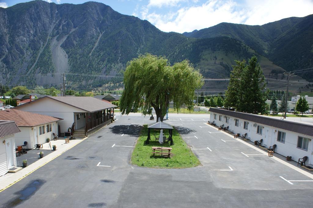 Elks Motel Keremeos Экстерьер фото