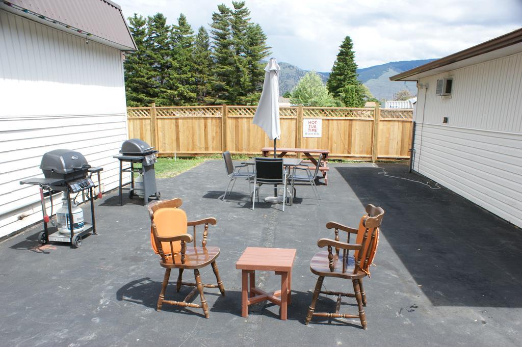 Elks Motel Keremeos Экстерьер фото