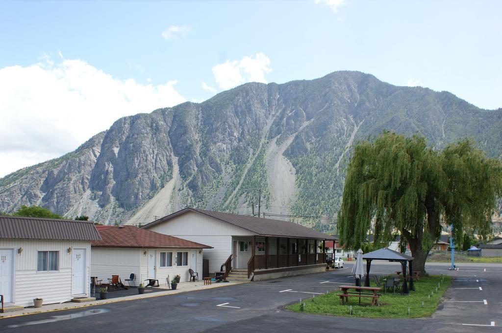 Elks Motel Keremeos Экстерьер фото